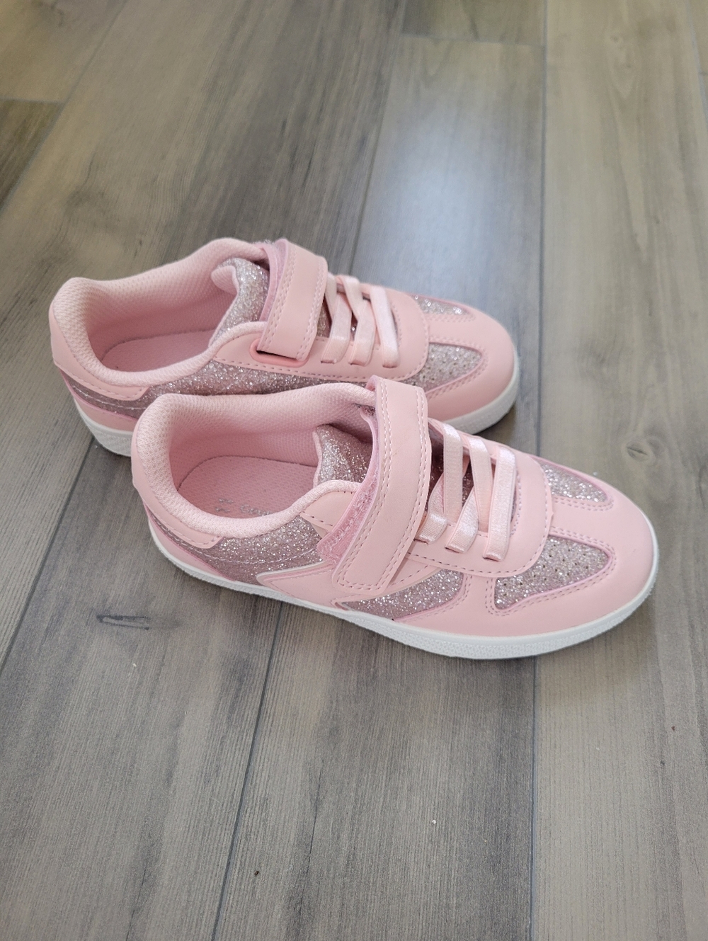 🩷3/20$ Girls 11 US Sneakers - Kids Shoes , NEVER USE IT